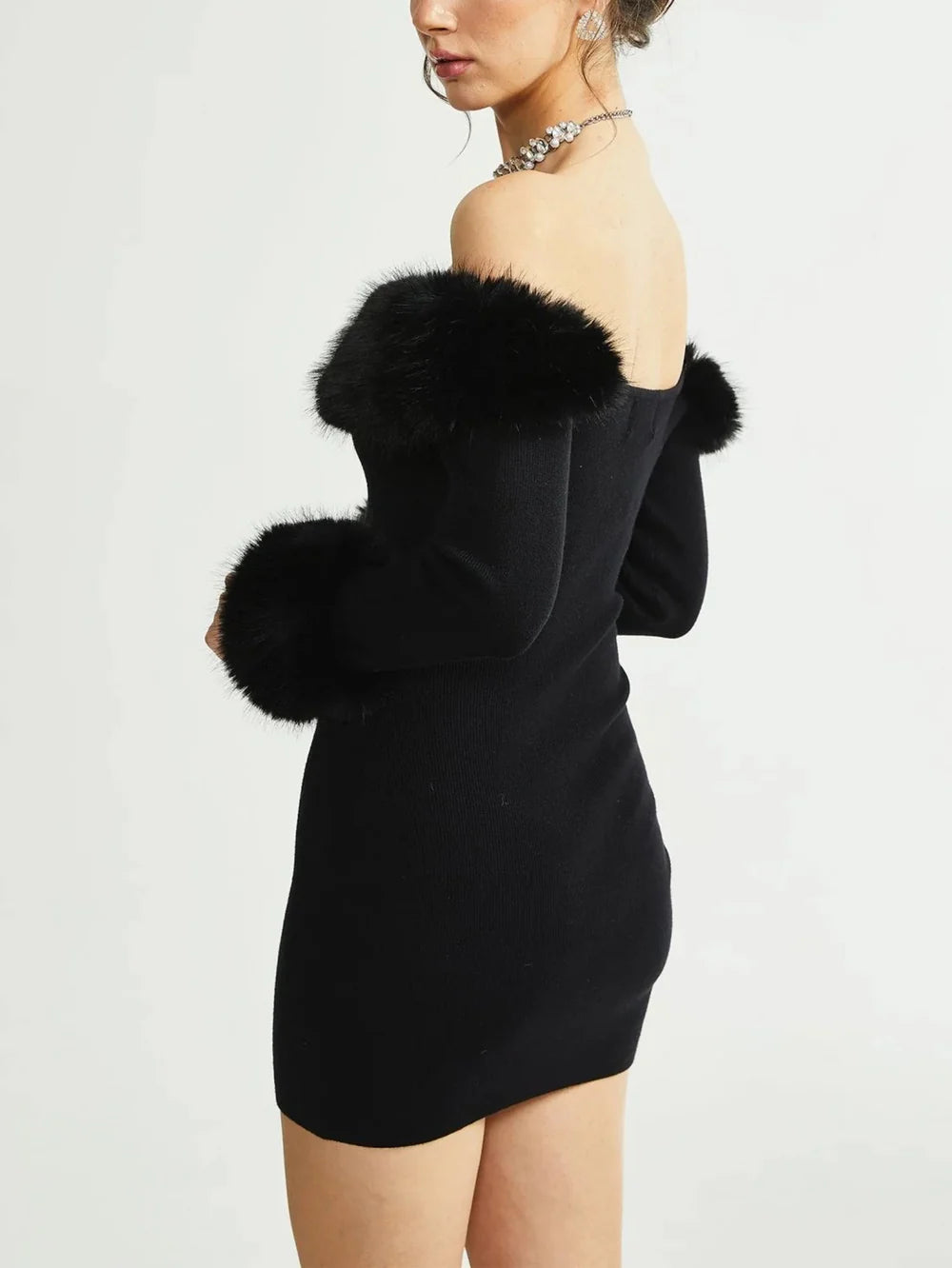 Regina - Luxurious Fur Collar Trimmed Dress